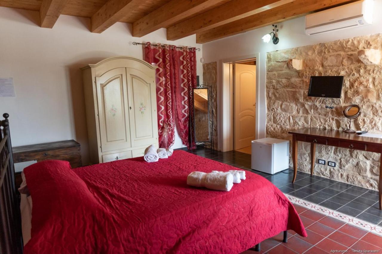 Agriturismo Tenuta Sparaceto Modica Eksteriør billede